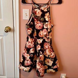 Sweet Daisy size medium floral dress
